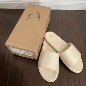 Beek Puffbird Slide Sandals - Eggshell